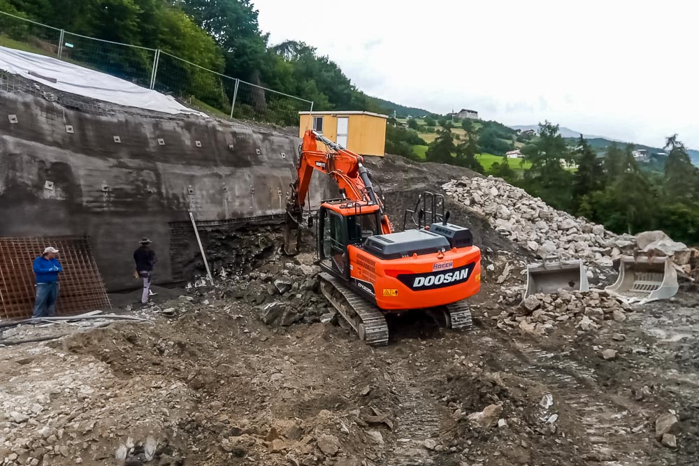 Tiefbau Hofer Baggerarbeiten Eisacktal Südtirol Aushub