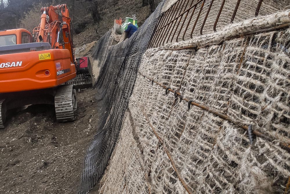 Tiefbau Hofer Baggerarbeiten Eisacktal Südtirol Bewehrte Erde