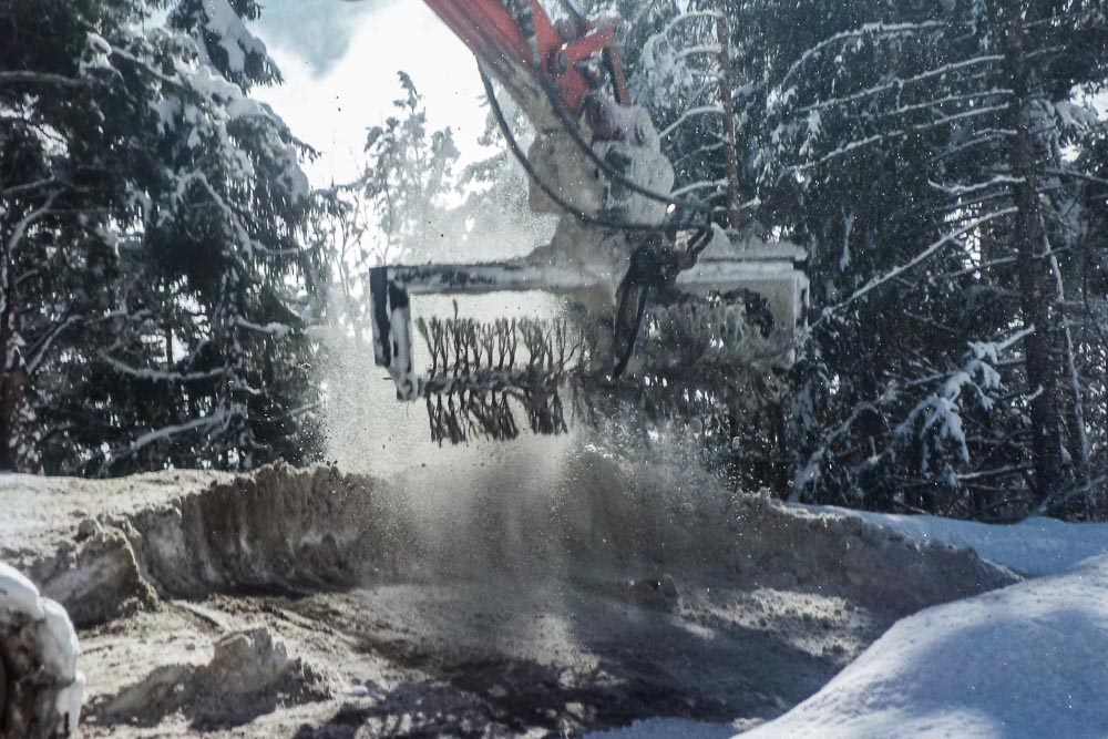 Tiefbau Hofer Baggerarbeiten Eisacktal Südtirol LKW Bagger