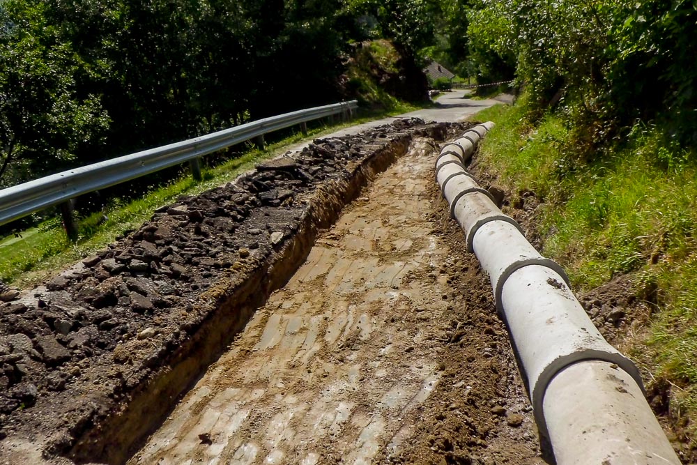 Tiefbau Hofer Baggerarbeiten Eisacktal Südtirol Rohrleitung