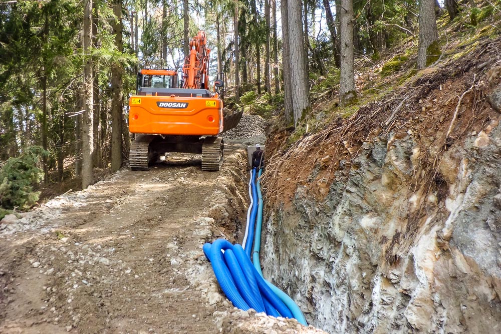 Tiefbau Hofer Baggerarbeiten Eisacktal Südtirol Rohrleitung