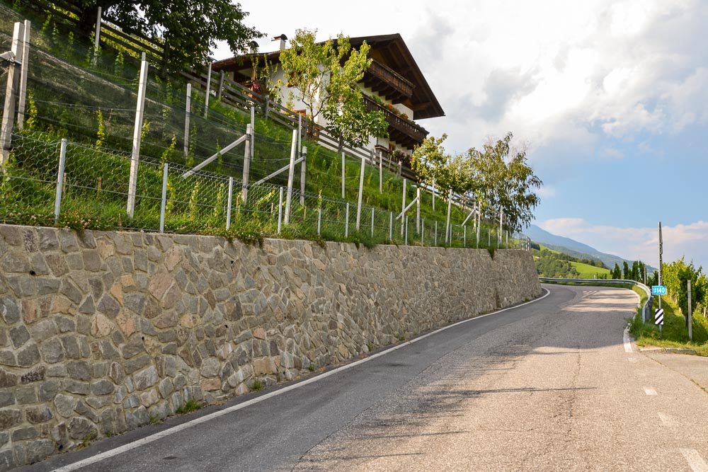 Tiefbau Hofer Baggerarbeiten Eisacktal Südtirol Steinmauer