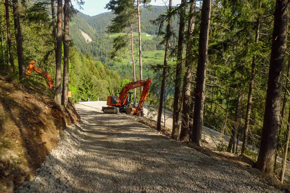 Tiefbau Hofer Baggerarbeiten Eisacktal Südtirol Wege Strassen Forststraße Zufahrten