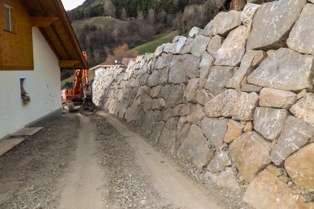 Tiefbau Hofer Baggerarbeiten Eisacktal Südtirol Wege Strassen Forststraße Zufahrten