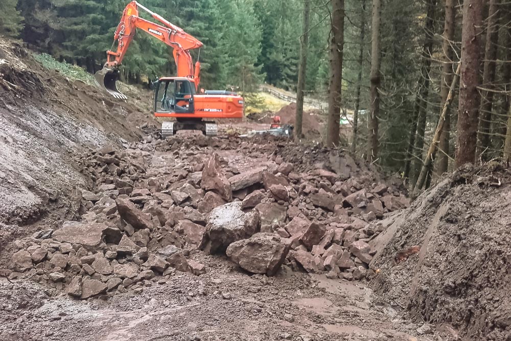 Tiefbau Hofer Baggerarbeiten Eisacktal Südtirol Wege Strassen Forststraße Zufahrten