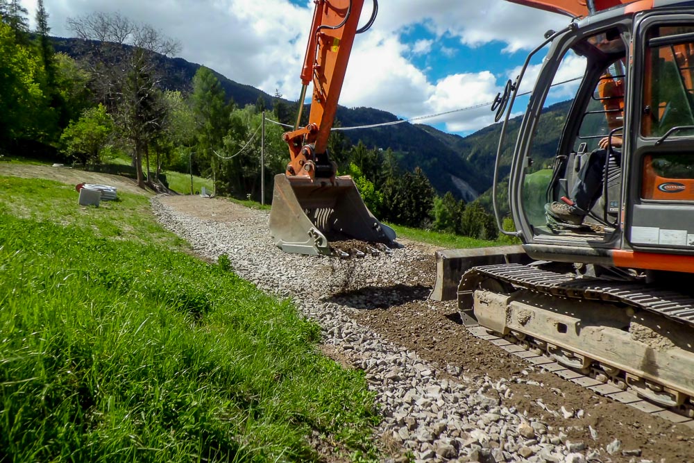 Tiefbau Hofer Baggerarbeiten Eisacktal Südtirol Wege Strassen Forststraße Zufahrten